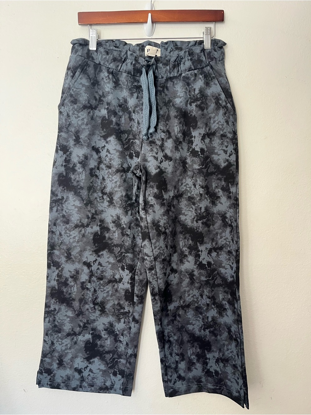 Pact Pull on Daily Twill French Terry Tie-Dye Cropped Wide-Leg Lounge Pants Sz S - Picture 4 of 7